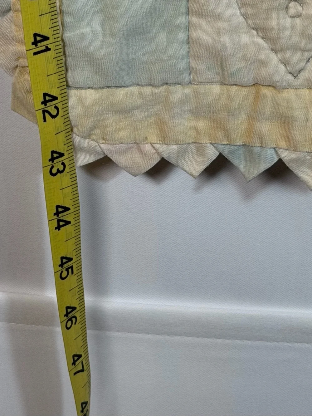 Vintage Noahs Ark Baby Crib Blanket Quilt Pastel Animals Hearts Ruffle Border
